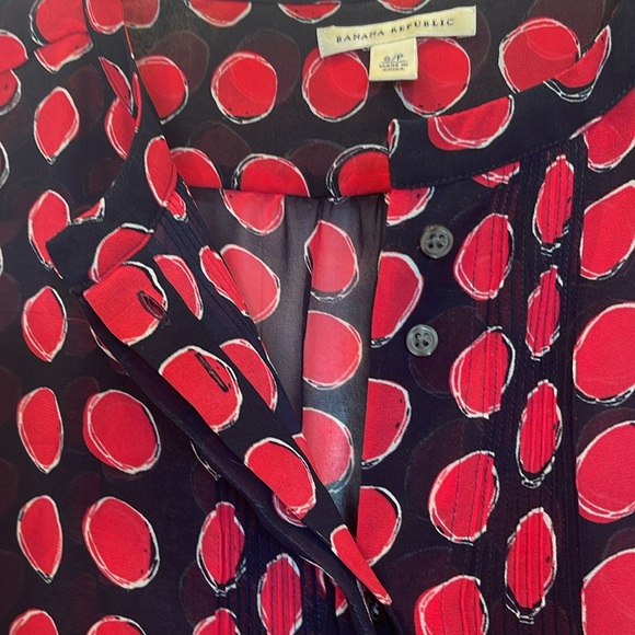 Banana Republic Black and Red Polka Dot Button Up Blouse - Size S - Picture 4 of 6